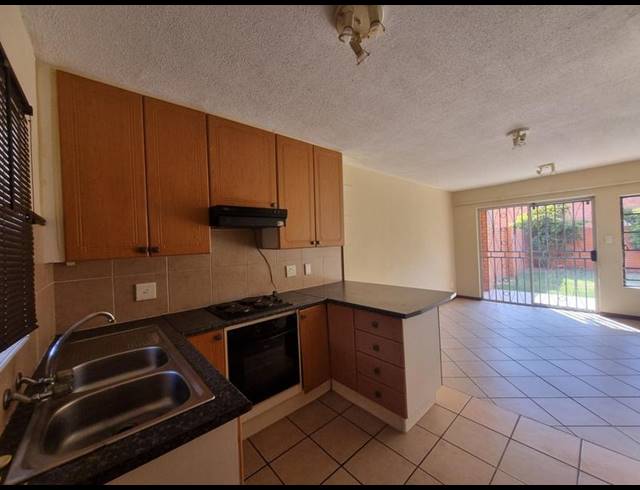 2 BEDROOM PROPERTY TO RENT IN MOOIKLOOF RIDGE ESTATE